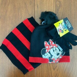 DISNEY Minnie hat, gloves, and gator.  Girls 4-7,
